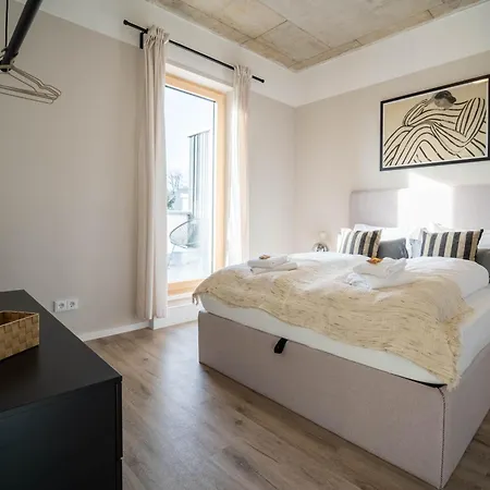 Dreamcation - Boardinghouse Sued