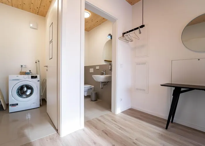 Dreamcation - Boardinghouse Sued