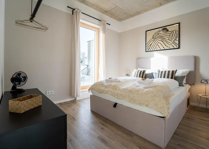 Dreamcation - Boardinghouse Sued